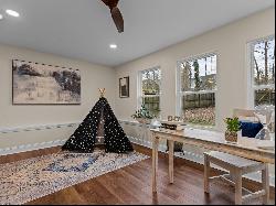 Location, Charm & Convenience in Forest Hills