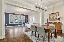 Brownstone Feel In Fantastic Midtown Condo