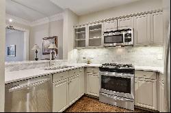 Brownstone Feel In Fantastic Midtown Condo