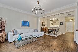 Brownstone Feel In Fantastic Midtown Condo