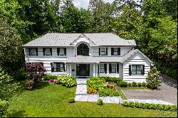 25 Fern Drive, East Hills, NY 11576