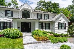 25 Fern Drive, East Hills, NY 11576