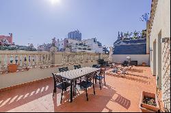 Beautiful renovated penthouse with 70m2 of Terrace in Dreta de l'Eixample