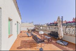 Beautiful renovated penthouse with 70m2 of Terrace in Dreta de l'Eixample