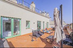 Beautiful renovated penthouse with 70m2 of Terrace in Dreta de l'Eixample