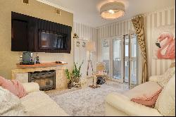 Flat, 2 bedrooms, for Sale