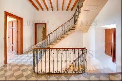 Rustic Mallorca Finca in the southwest with historic oil mill and a lot of potential