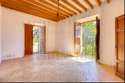 Rustic Mallorca Finca in the southwest with historic oil mill and a lot of potential