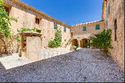 Rustic Mallorca Finca in the southwest with historic oil mill and a lot of potential