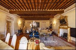 LUXURY APARTMENT WITH TERRACE FOR SALE IN PIETRASANTA, VERSILIA