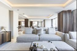 Luxury 414 m² Property in Prime Location on the Castellana