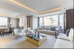 Luxury 414 m² Property in Prime Location on the Castellana