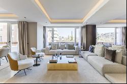 Luxury 414 m² Property in Prime Location on the Castellana