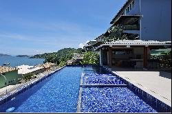 House with panoramic sea views and full leisure in an exclusive condominium