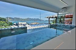 House with panoramic sea views and full leisure in an exclusive condominium