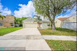 8547 Dynasty Dr, Boca Raton FL 33433