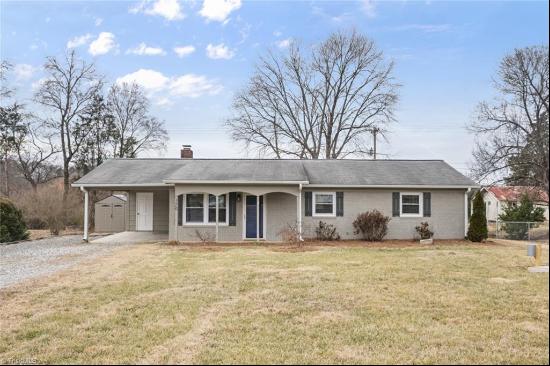 170 Kerner Knolls Drive, Kernersville NC 27284