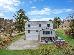 401 Lorlita Ln, Upper St. Clair PA 15241