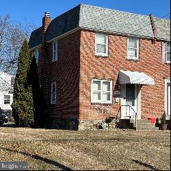 200 W Sylvan Avenue, Morton PA 19070