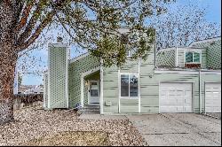 Charming 3-Bedroom Townhouse in Aurora CO