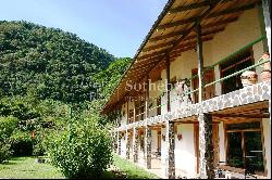 1,000 acre conservation cloud forest with waterfall and ecolodge