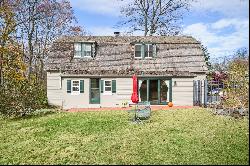 Charming Pre-1890 Carriage House