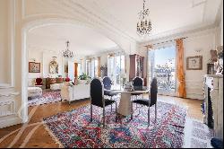 Trocadero / Kléber - Beautiful family and reception apartment with unobstructed view