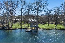 Charming Waterfront Retreat in Exclusive Lake Austin Community