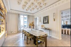 Paris 8th District – An exceptional 4-bed apartment