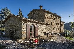 COUNTRY HOUSE WITH POOL FOR SALE IN A PANORAMIC POSITION IN UMBRIA