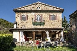 COUNTRY HOUSE WITH POOL FOR SALE IN A PANORAMIC POSITION IN UMBRIA