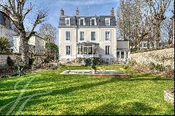 Renovated Mansion in the Heart of Fontainebleau