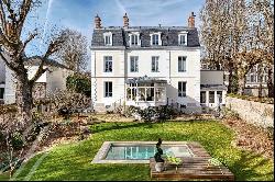 Renovated Mansion in the Heart of Fontainebleau