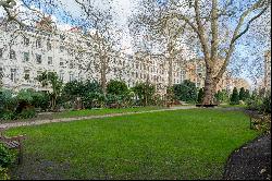 Exquisite three-bedroom apartment in a prestigious garden square