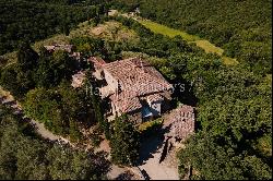 Enchanting borgo with church in the hills of Castiglion Fiorentino.