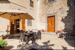 Enchanting borgo with church in the hills of Castiglion Fiorentino.