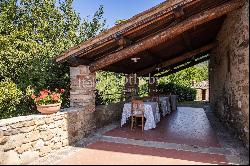 Enchanting borgo with church in the hills of Castiglion Fiorentino.