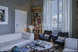 Elegant apartment in Oltrarno