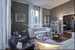 Elegant apartment in Oltrarno