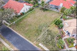 565 Newport Drive, Indialantic, FL, 32903