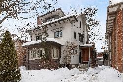 Family Home In Casa Loma