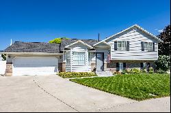 Home With a Putting Green in Spanish Fork!