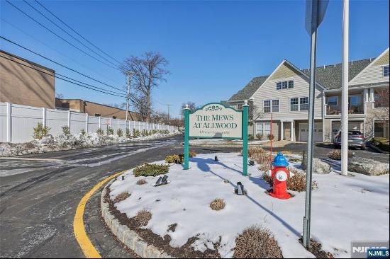 15 Mayer Drive Unit D026, Clifton NJ 07012