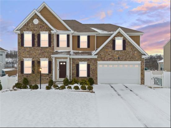 466 Hawthorn Hill Dr, North Strabane PA 15317