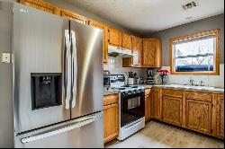 205 W Meadowlark Blvd, Derby KS 67037