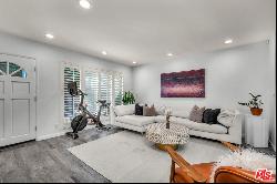 14238 Dickens Street Unit 4, Sherman Oaks CA 91423