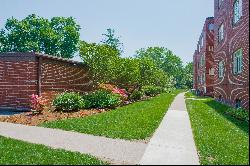 30 Outlook Avenue APT 201, West Hartford CT 06119