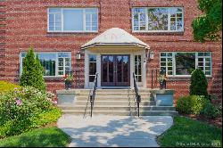 30 Outlook Avenue APT 201, West Hartford CT 06119