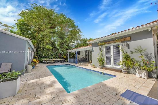 704 Madeira Ave, Coral Gables FL 33134