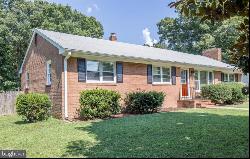 10801 Rollingwood Dr, Fredericksburg VA 22407